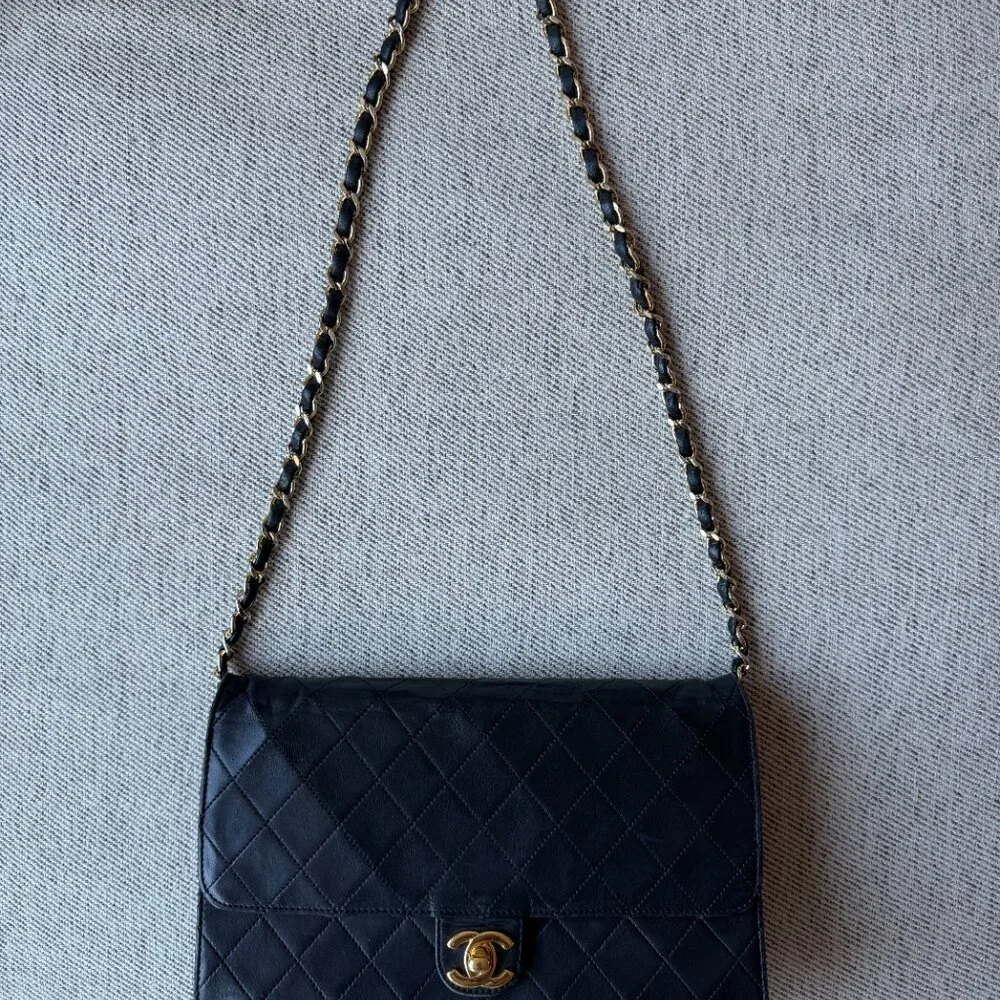 Vintage Chanel Medium Classic Flap Bag Black Lambskin GHW 25cm
